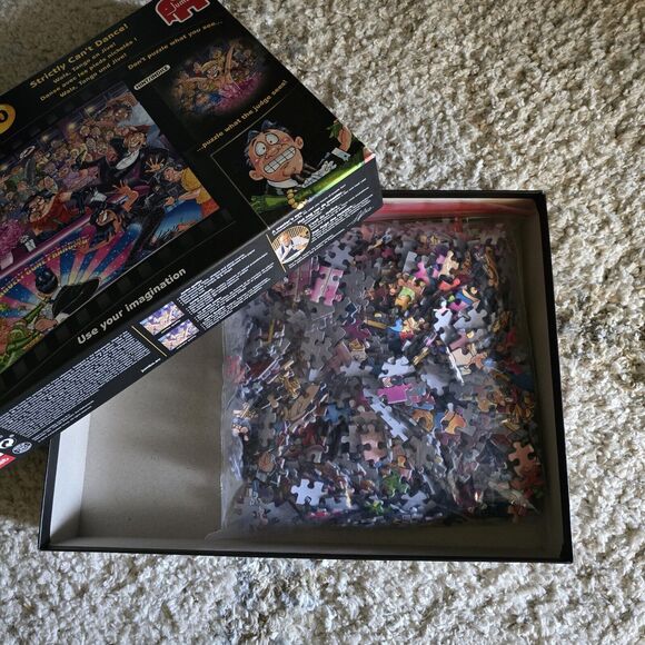 WASGIJ ORIGINAL 30 STRICTLY CANT DANCE 1000 PIECE JIGSAW PUZZLE- COMPLETE - Picture 2 of 3